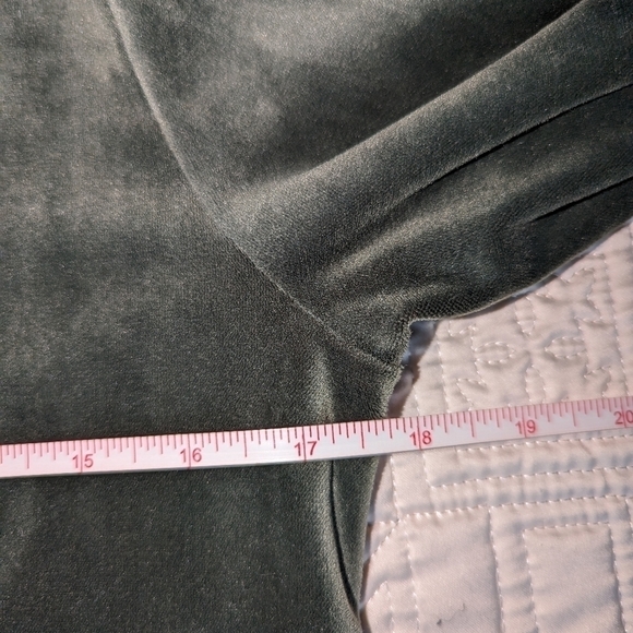 OAK + FORT Forest Green Velvet Long Sleeves Mock Neck Top Size Small - Picture 5 of 8